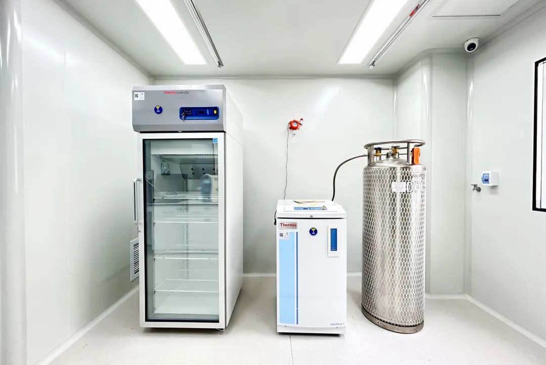 Thermo Fisher 4-8℃冷藏冰箱、液氮储存箱  Taylor-Wharton DPL452-186-0.69 I 液氮瓶